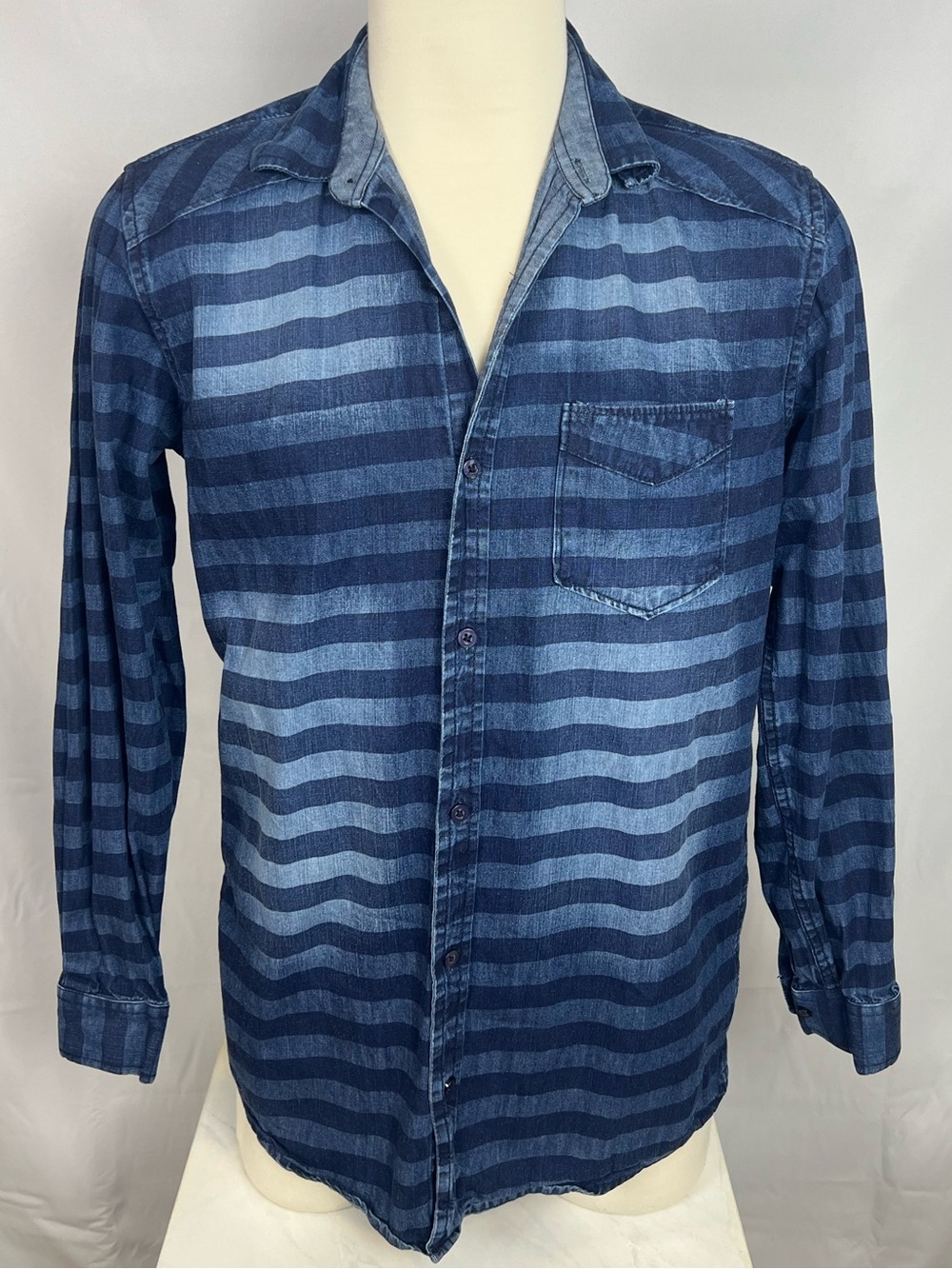 Gant Men's Navy and Light Blue Horizontal Stripe Button Down Shirt